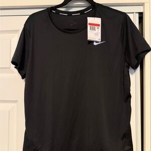 Nike Women's Black Short Sleeve Tee